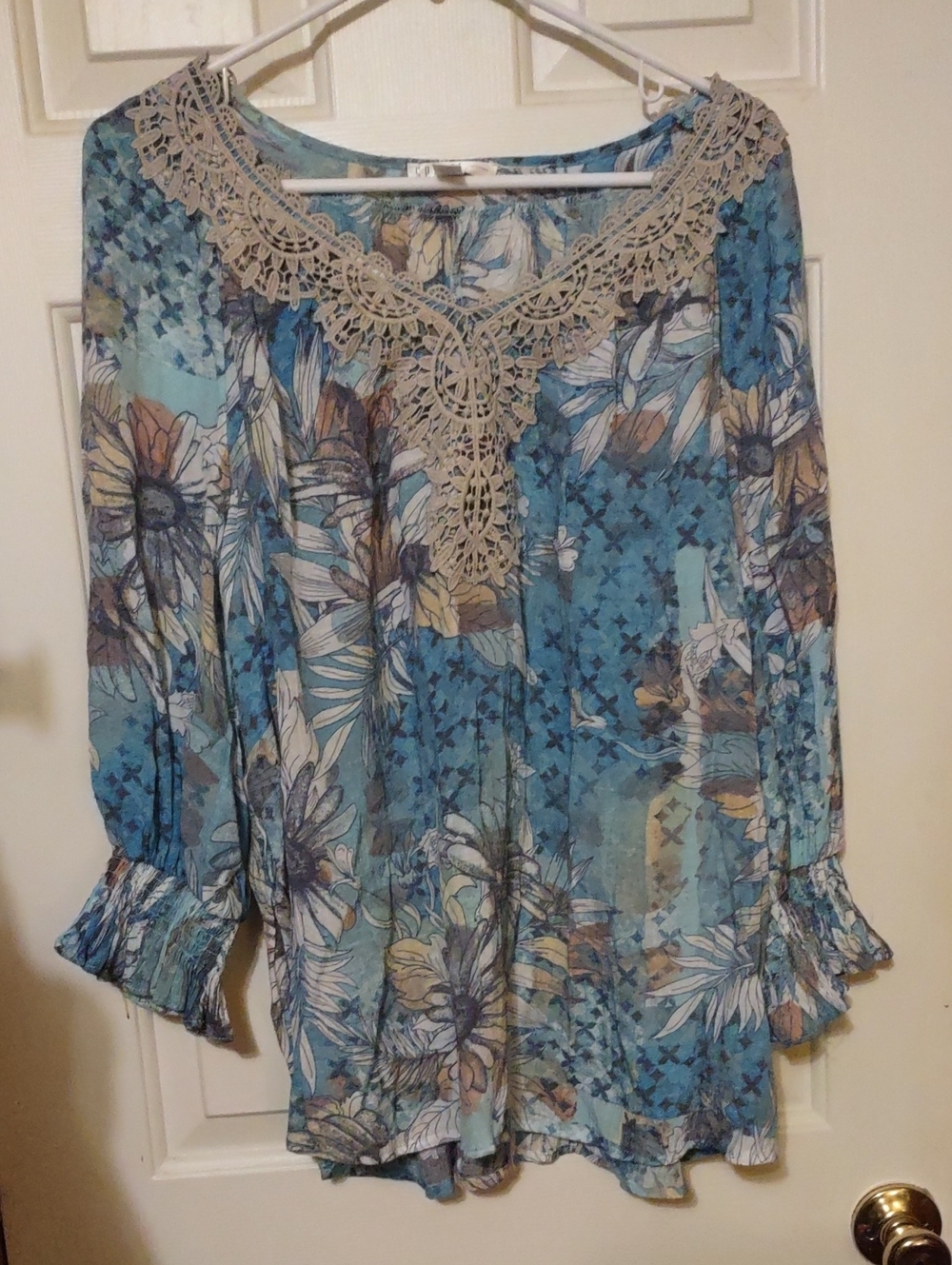 Spense Blue Floral Blouse with Lace Trim-Lightweight